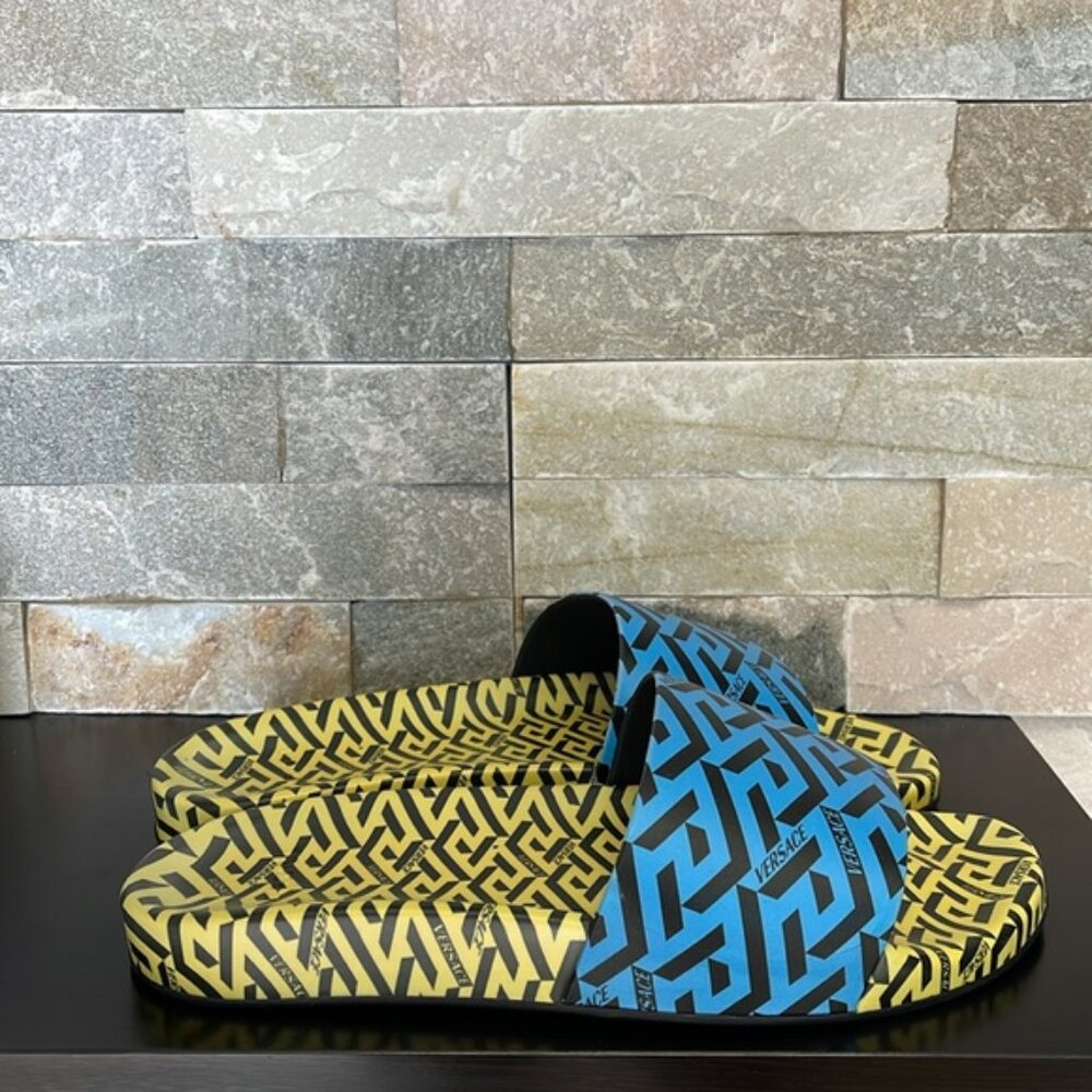 Versace Greca Monogram Flap Sandals - Picture 7 of 7